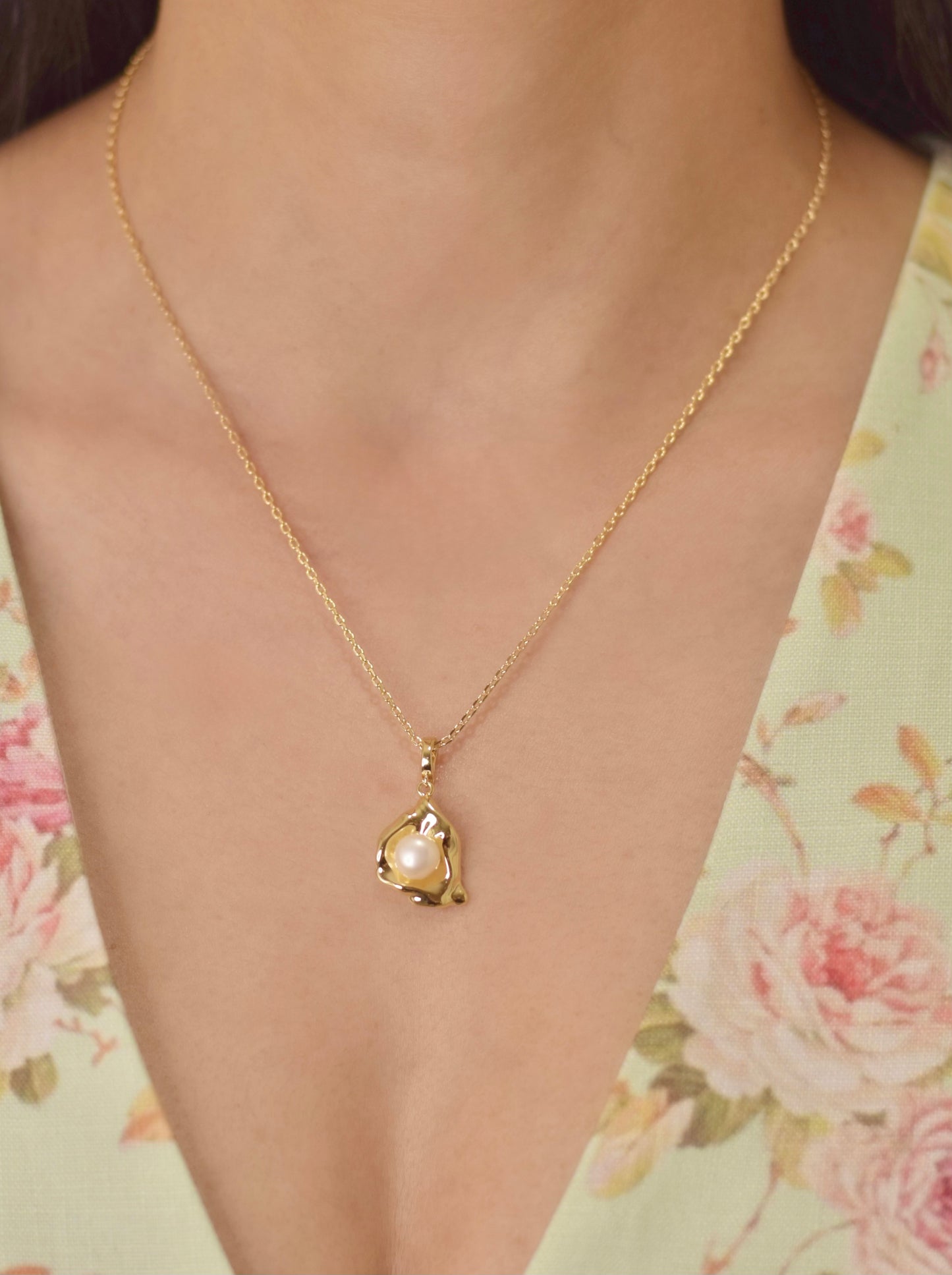 OPAL NECKLACE